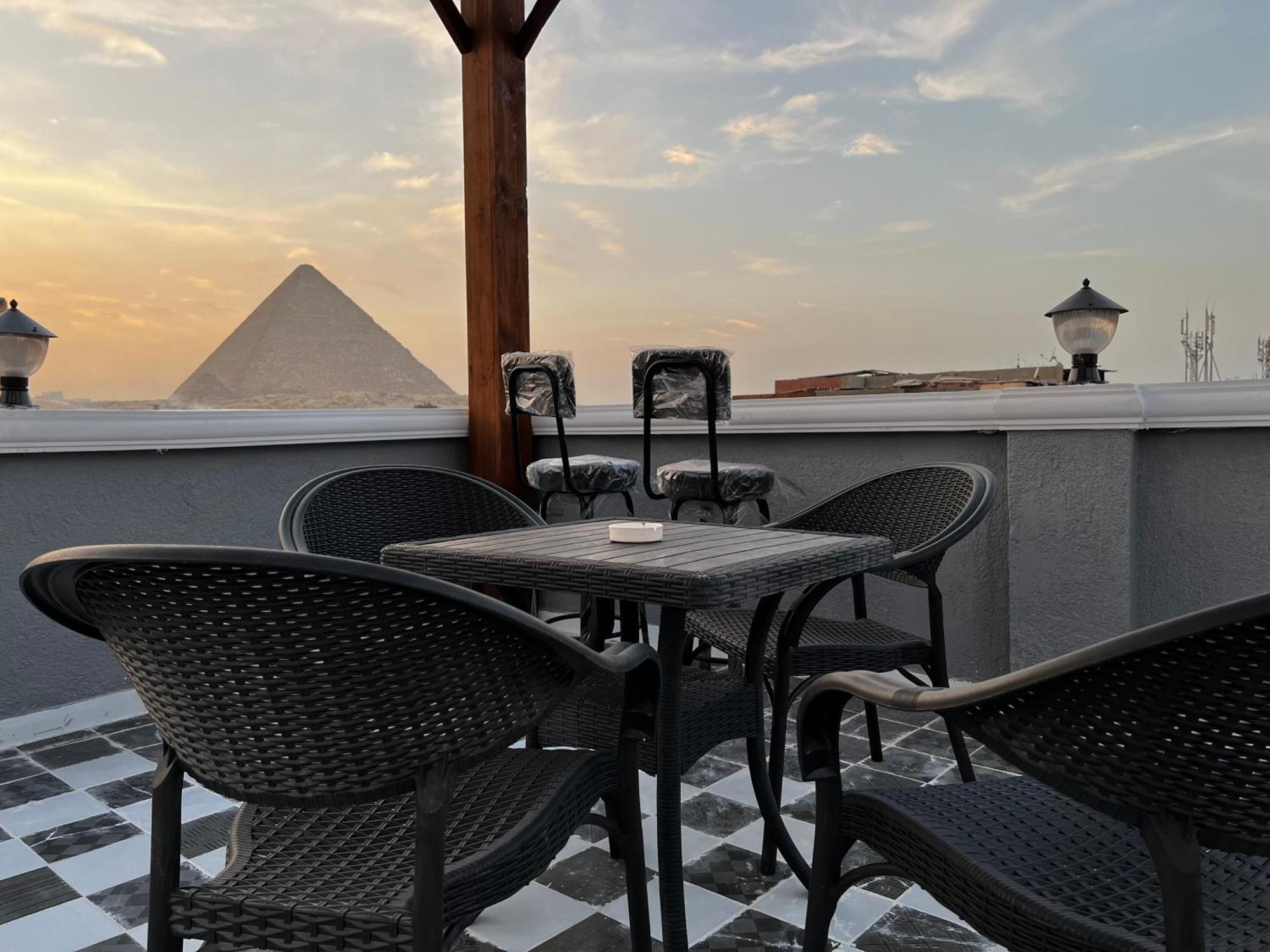 Pyramids Gate بيت ضيافة *